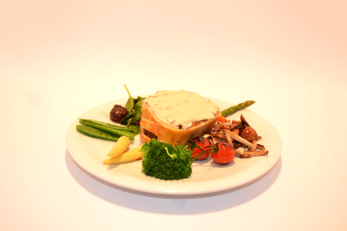 2. Solomillo Wellington trufado con setas y verduras naturales
