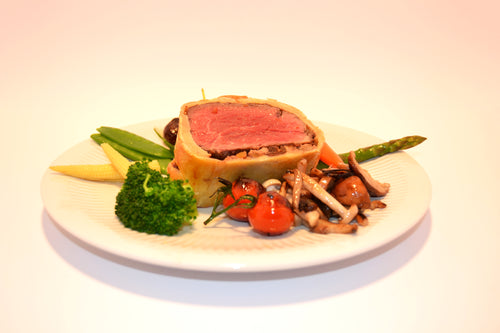 2. Solomillo Wellington trufado con setas y verduras naturales